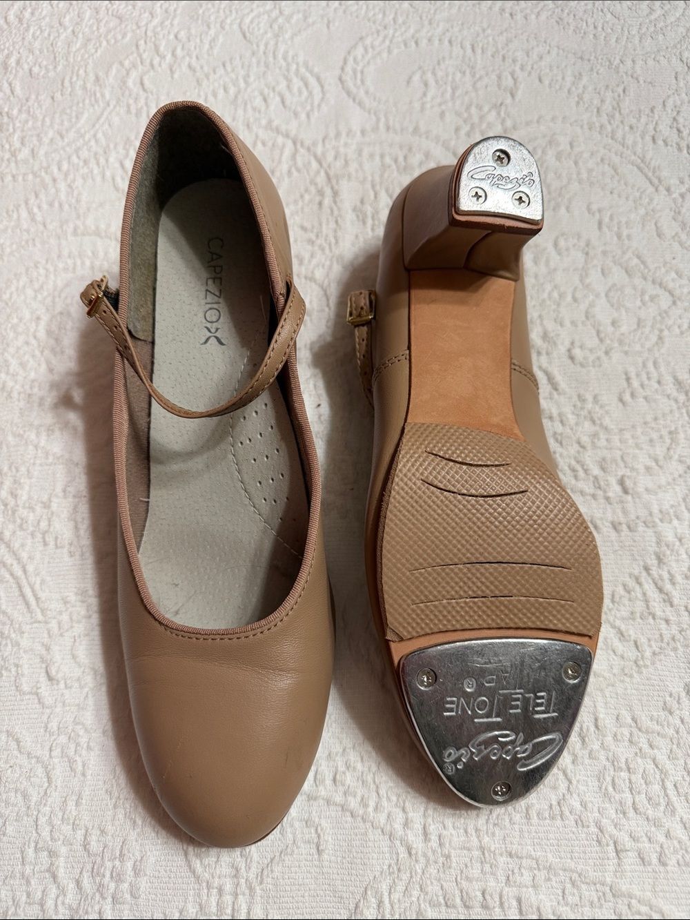 Capezio Character Tap Shoes Size Size 8.5M Tan Tele Tone Tap Heels